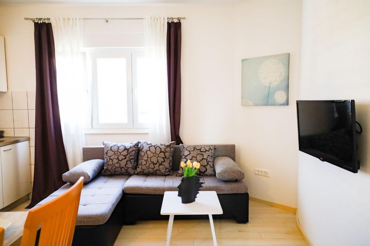 The Florens Residence Near The Beach With The Pool, Bbq And Kids Playground, Zadar Diklo 外观 照片