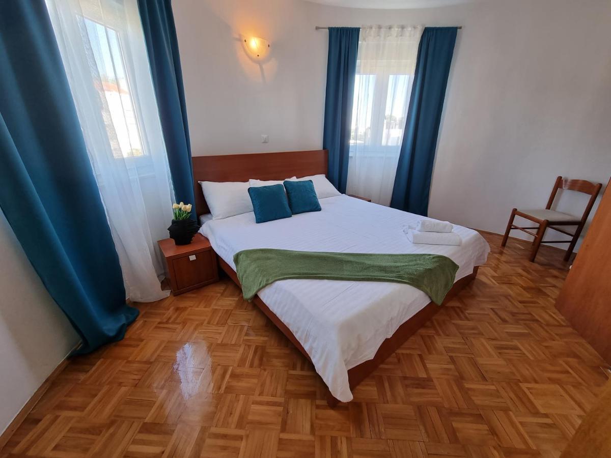 The Florens Residence Near The Beach With The Pool, Bbq And Kids Playground, Zadar Diklo 外观 照片