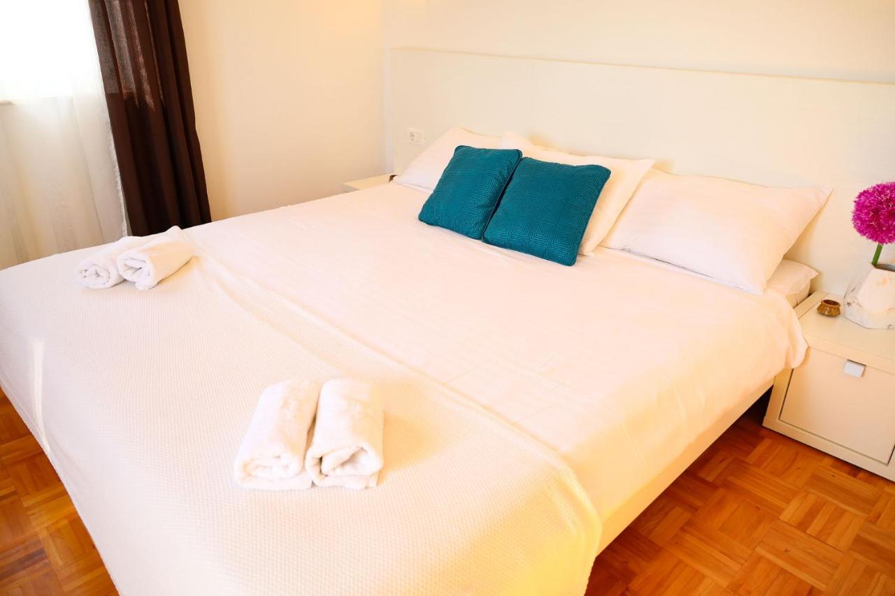 The Florens Residence Near The Beach With The Pool, Bbq And Kids Playground, Zadar Diklo 外观 照片