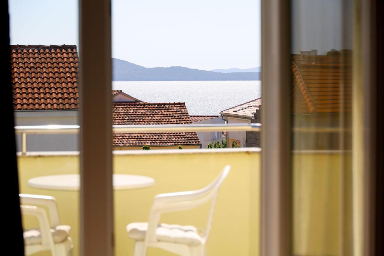 The Florens Residence Near The Beach With The Pool, Bbq And Kids Playground, Zadar Diklo 外观 照片