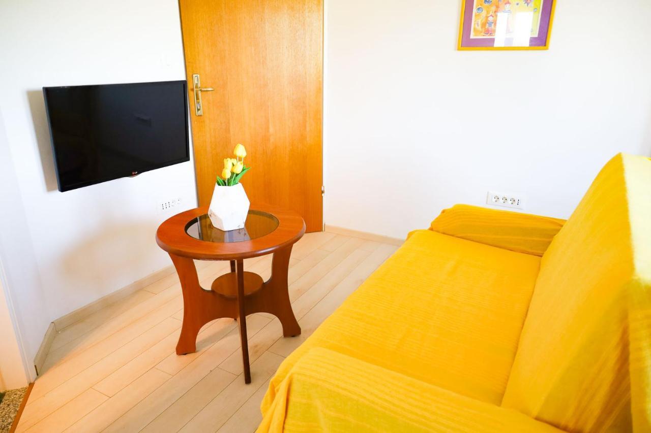 The Florens Residence Near The Beach With The Pool, Bbq And Kids Playground, Zadar Diklo 外观 照片