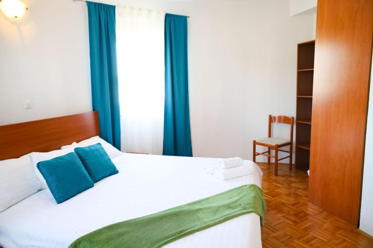The Florens Residence Near The Beach With The Pool, Bbq And Kids Playground, Zadar Diklo 外观 照片