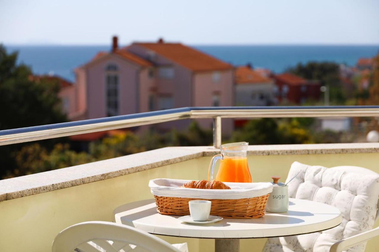 The Florens Residence Near The Beach With The Pool, Bbq And Kids Playground, Zadar Diklo 外观 照片