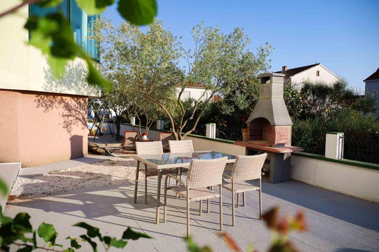 The Florens Residence Near The Beach With The Pool, Bbq And Kids Playground, Zadar Diklo 外观 照片