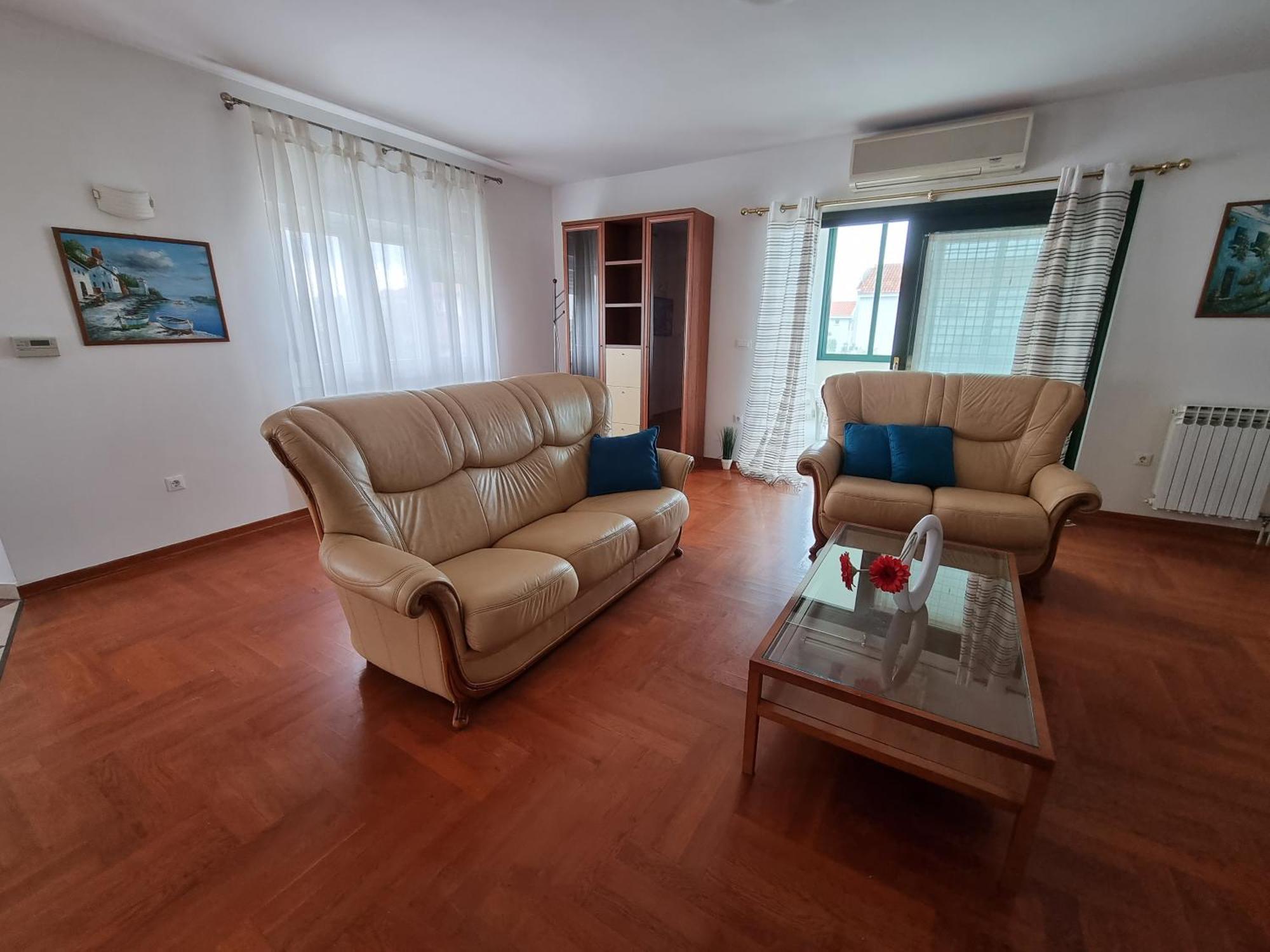 The Florens Residence Near The Beach With The Pool, Bbq And Kids Playground, Zadar Diklo 客房 照片